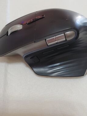 Logitech Ergonomic Wireless Mouse with Side Scroll Wheel - Black